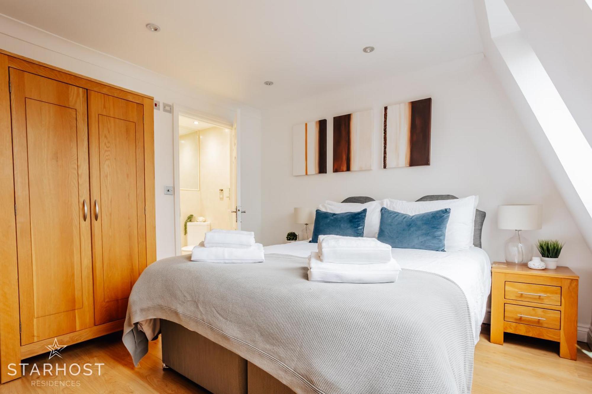 Central 3 Bed Apartment At Regents Court, Newbury نيوبري المظهر الخارجي الصورة