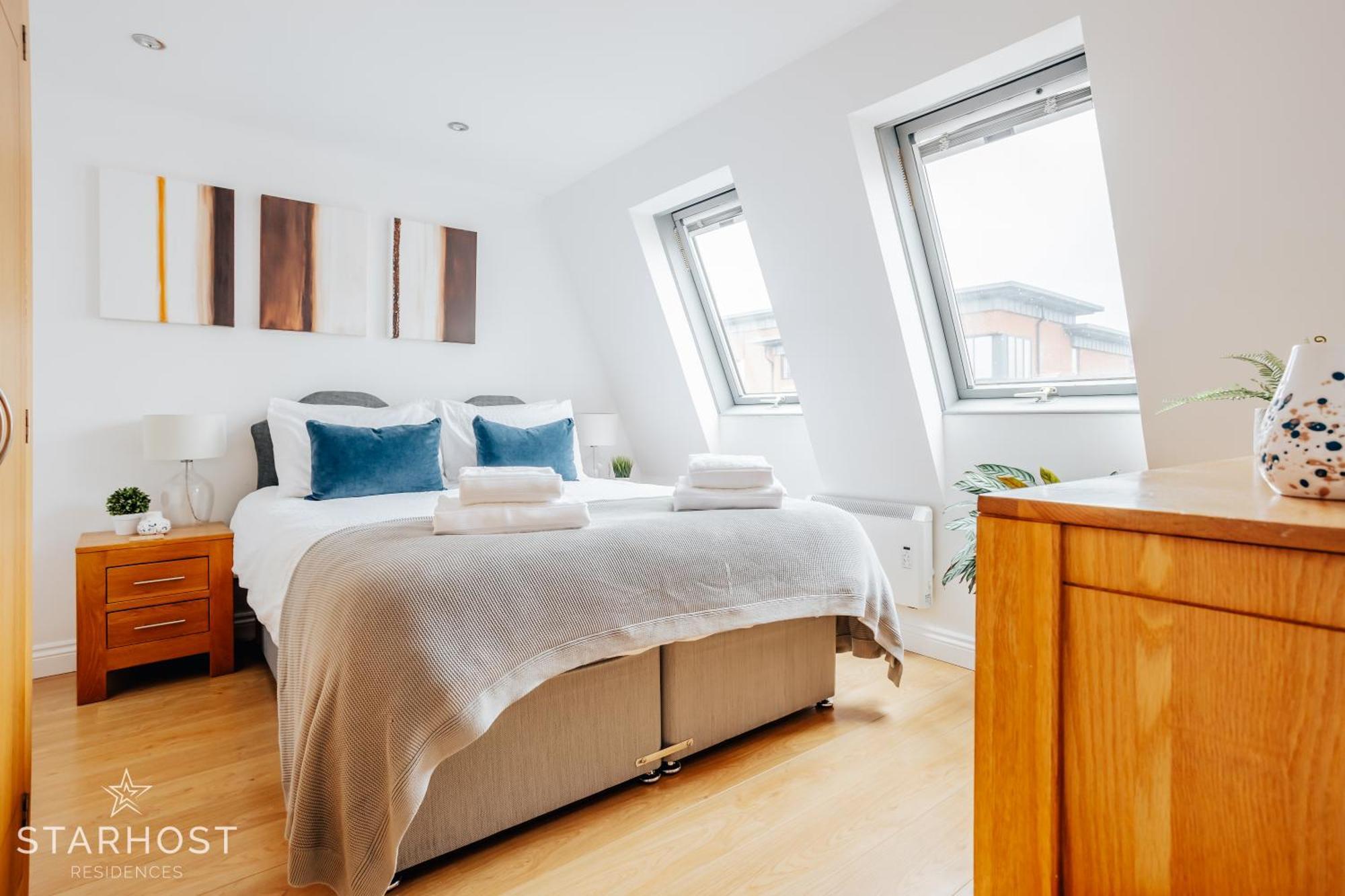 Central 3 Bed Apartment At Regents Court, Newbury نيوبري المظهر الخارجي الصورة