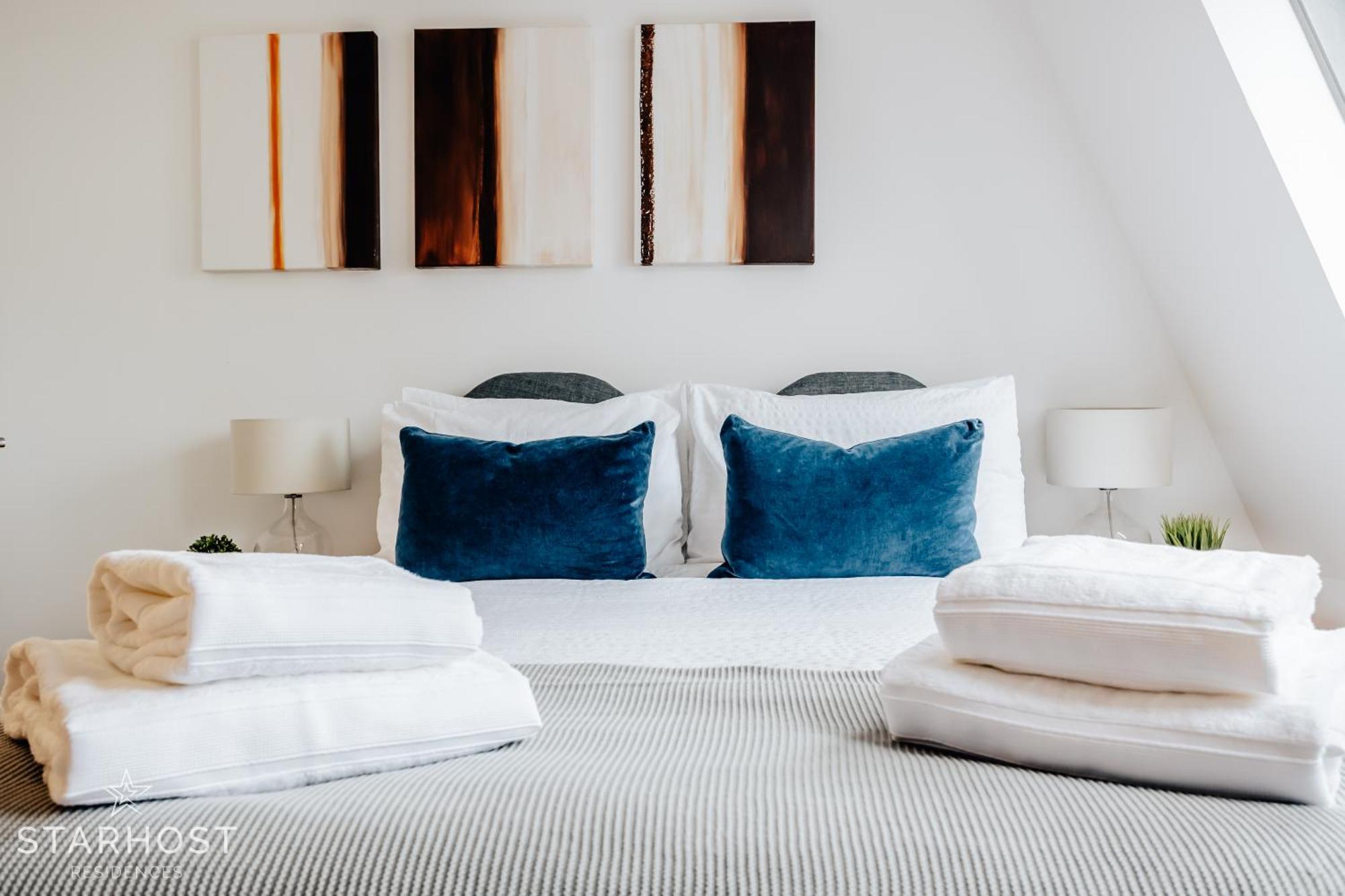 Central 3 Bed Apartment At Regents Court, Newbury نيوبري المظهر الخارجي الصورة