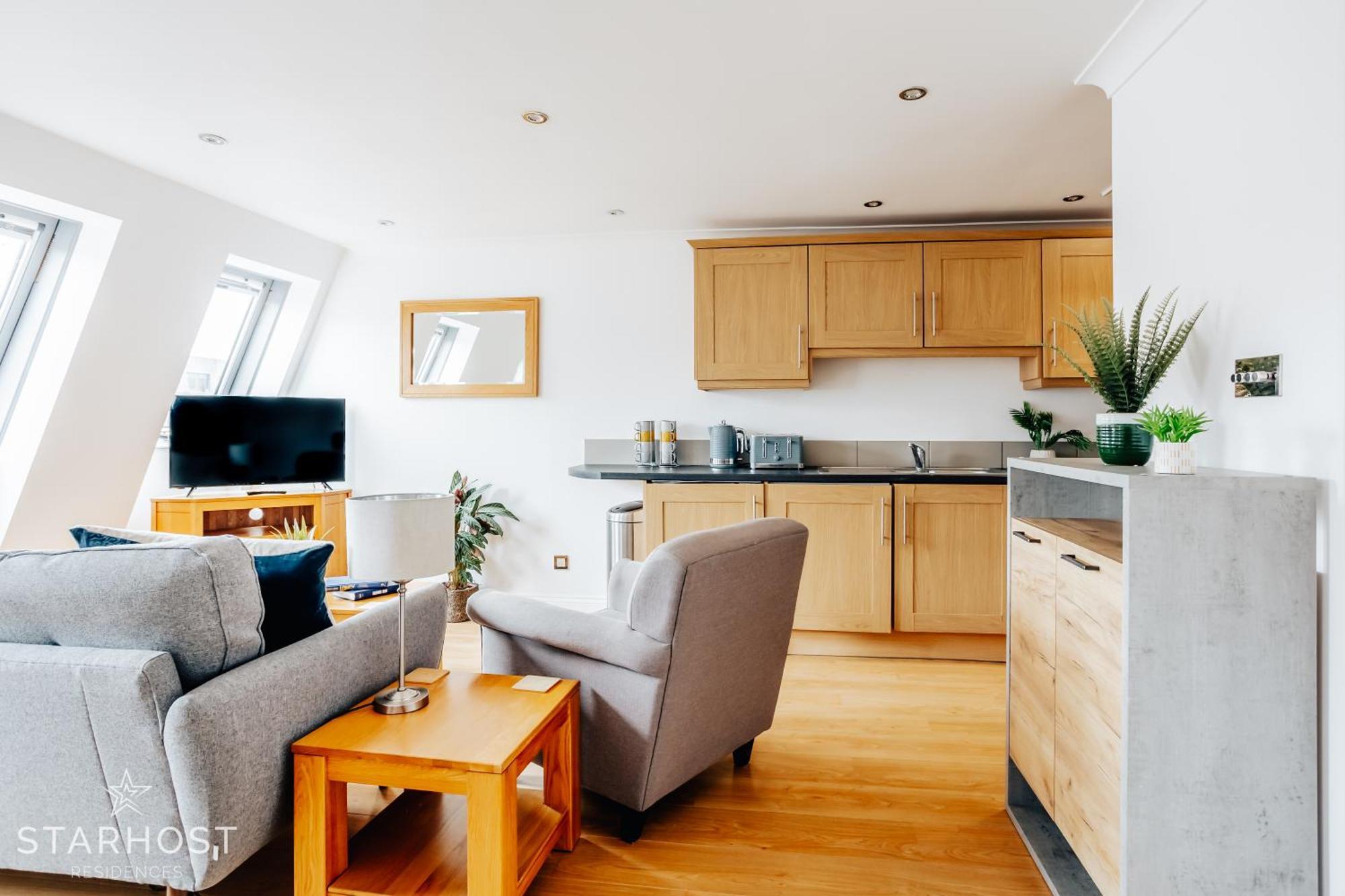 Central 3 Bed Apartment At Regents Court, Newbury نيوبري المظهر الخارجي الصورة